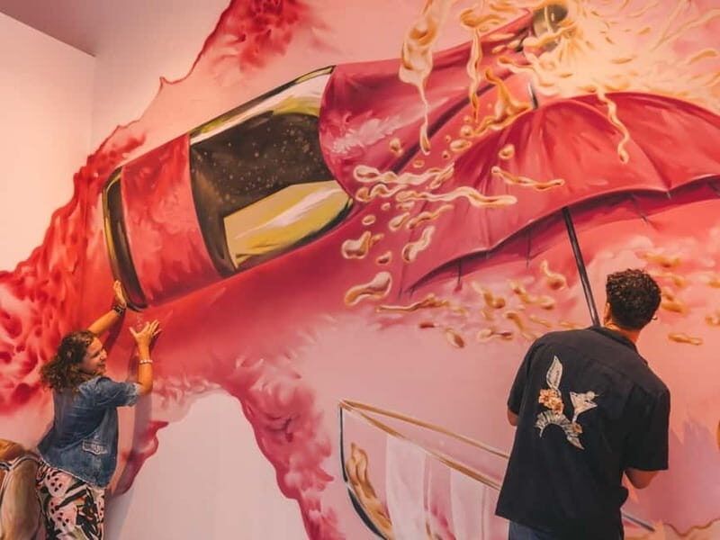 Porto: Pink Palace: The Eccentric World of Rosé Wine - What You Can Expect from the Pink Palace