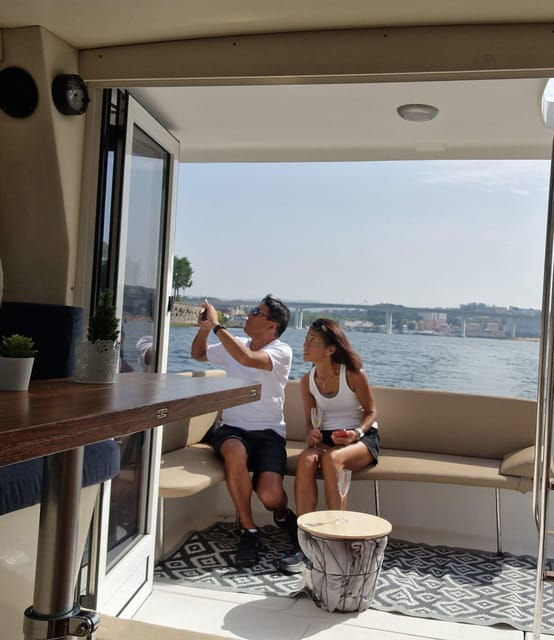 porto-private-6-bridges-tour-welcome-drink-sunset-option
