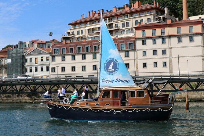 porto-private-classic-boat-on-the-douro-river-1-10px