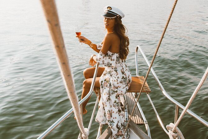 porto-private-classic-boat-on-the-douro-river-1-10px