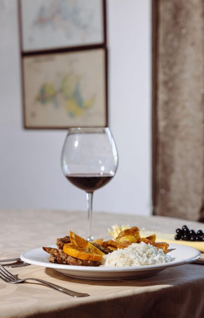 porto-private-douro-valley-4x4-tour-with-lunch