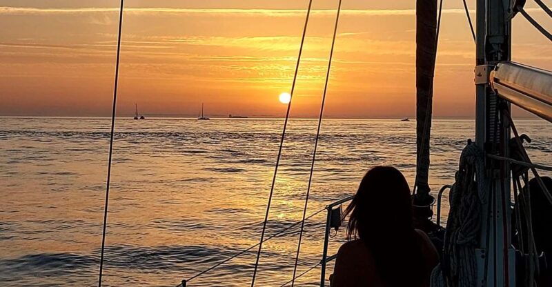 porto-private-sail-on-douro-river-sunset-time-available