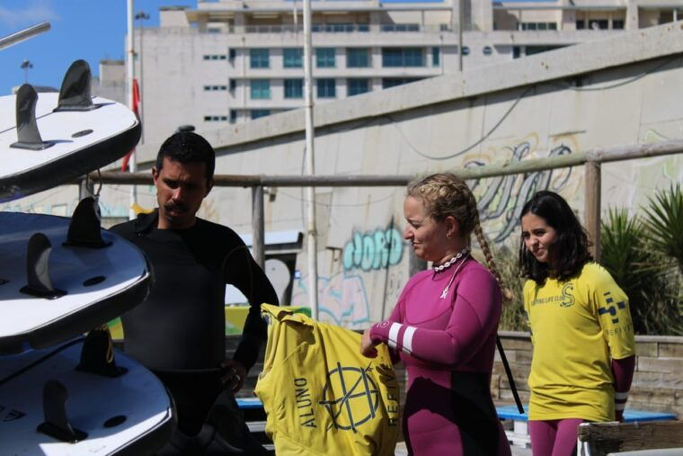 porto-private-surf-lesson-with-the-first-school-in-porto