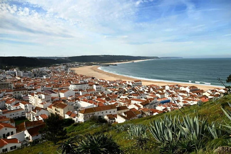 Porto: Private Tour to Lisbon (or vice versa) with stops - FAQs