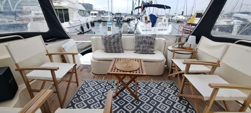 Porto: Private Yacht Tour on Douro River - up to 12 people - Key Points