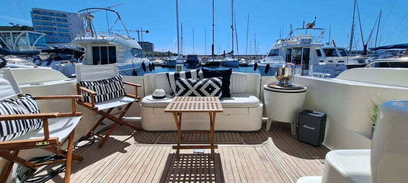 Porto: Private Yacht Tour on Douro River - up to 12 people - Included & Not Included