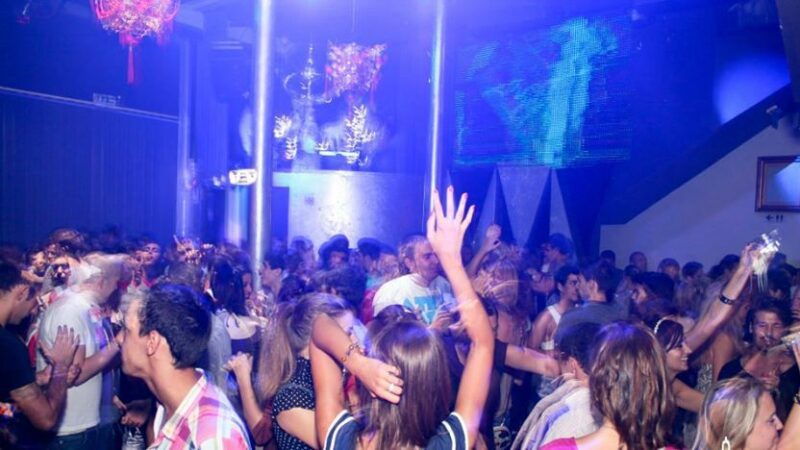 porto-pubcrawl-with-6-drinksvip-club-entry