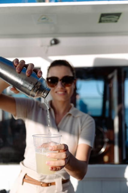 porto-rafti-athens-floating-bar-cruise