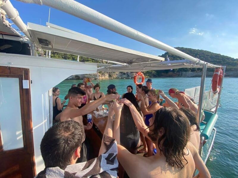 porto-rafti-athens-floating-bar-cruise
