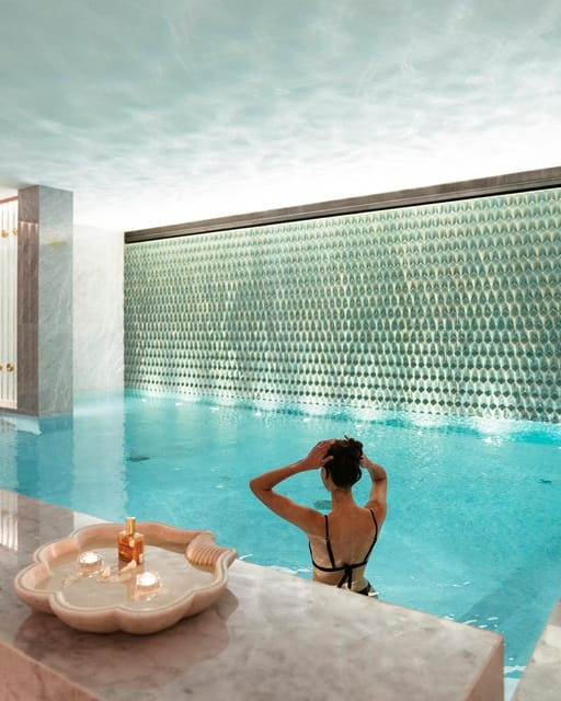 porto-relaxing-by-the-pool-sauna-and-steam-room