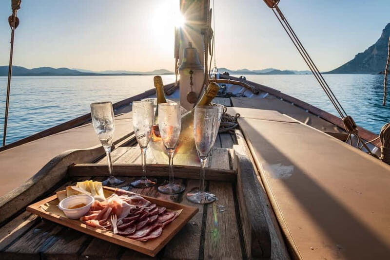 Porto San Paolo: Vintage Cruise Sunset Aperitif to Tavolara - Key Points