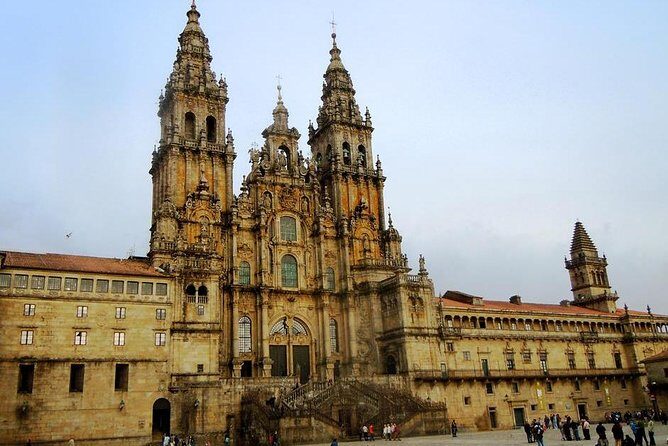 Porto: Santiago de Compostela and Valença do Minho Day Trip - Exploring the Old Town and Free Time for Lunch  