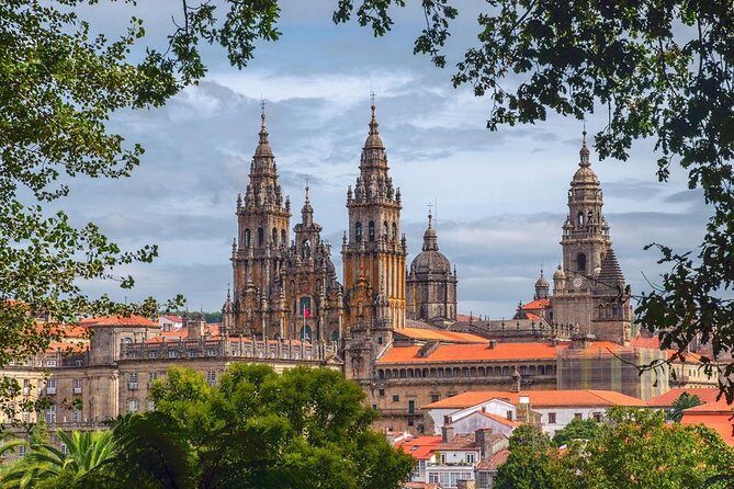 Porto: Santiago de Compostela and Valença do Minho Day Trip - FAQ  