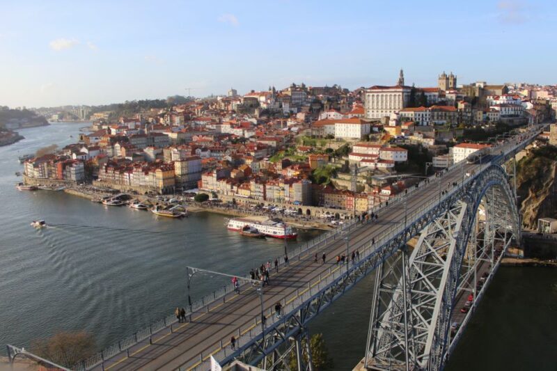 Porto: secrets of Vila Nova de Gaia, a self-guided city game - How Does the Riddle-Solving Work?