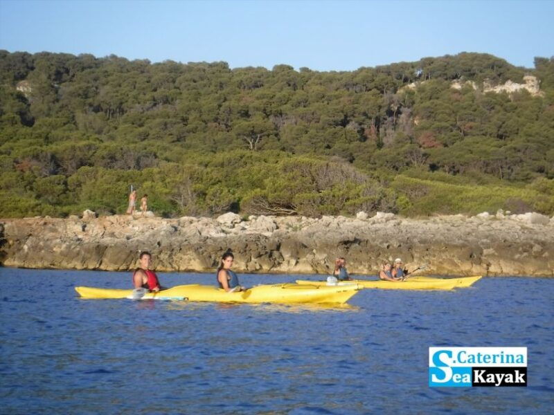 porto-selvaggio-kayak-tour-cliff-diving-cold-springs