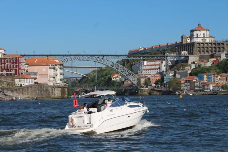 porto-shared-boat-tour-bridges-river-mouth-w-drinks