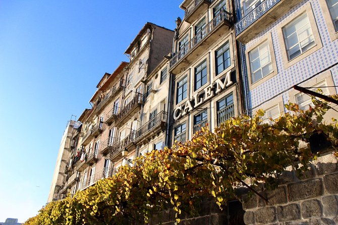porto-small-group-walking-tour-with-lello-bookshop