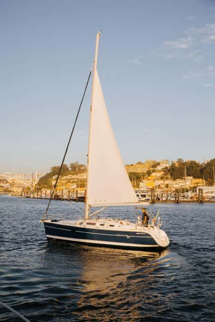 Porto: Sunset Cruise with Welcome Drink in a Sailboat - Key Points
