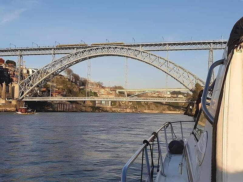 Porto: Sunset or Daytime Yacht Cruise with Welcome drink - Key Points