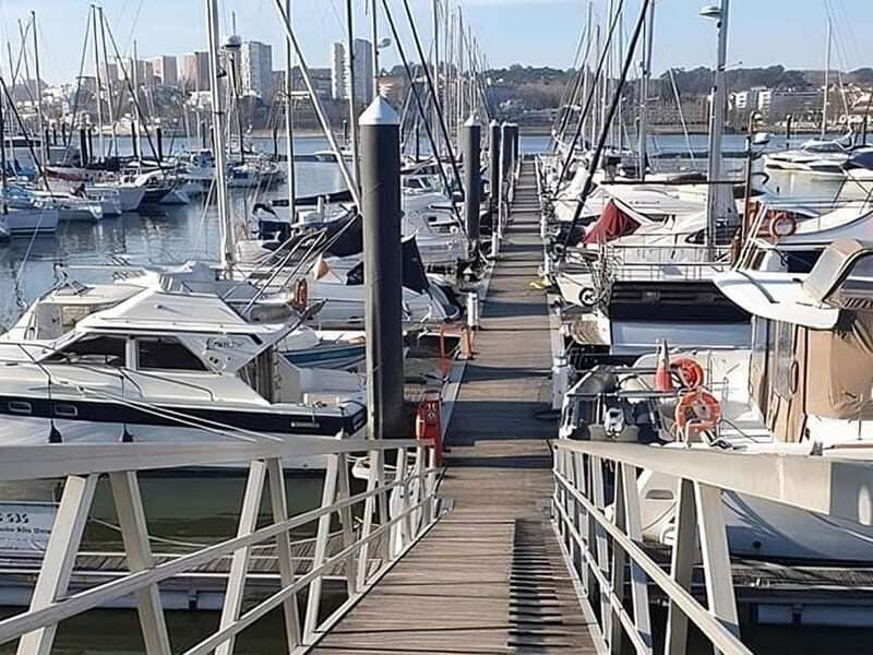Porto: Sunset or Daytime Yacht Cruise with Welcome drink - The Experience Onboard