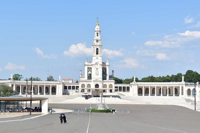 porto-to-algarve-up-to-3-stops-aveiro-coimbra-evora