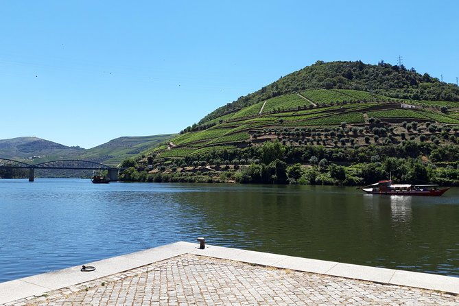 porto-to-from-douro-valley-1-8-pax-private-transfer-in-mercedes