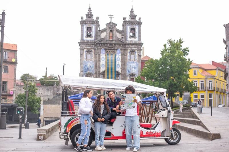 porto-tour-a-tour-a-thousand-stories-in-tuk-tuk-3h