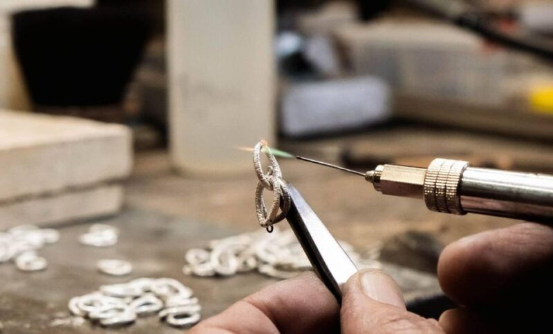 porto-tour-to-the-world-of-silver-in-a-century-old-workshop-2