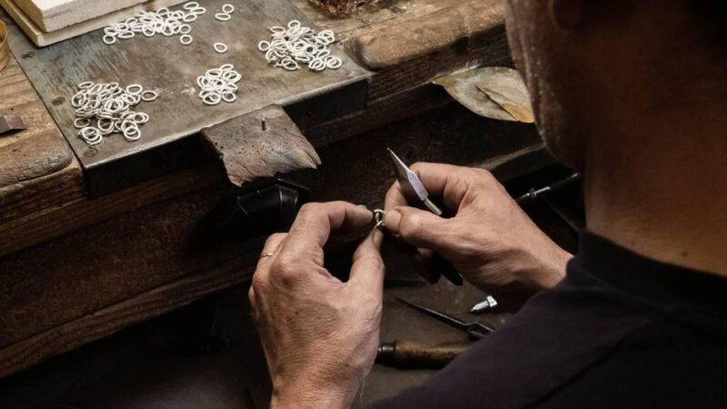 porto-tour-to-the-world-of-silver-in-a-century-old-workshop-2