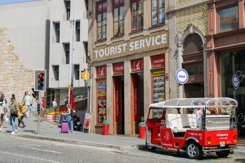 porto-tuk-tuk-sunset-tour-with-glass-of-port-wine