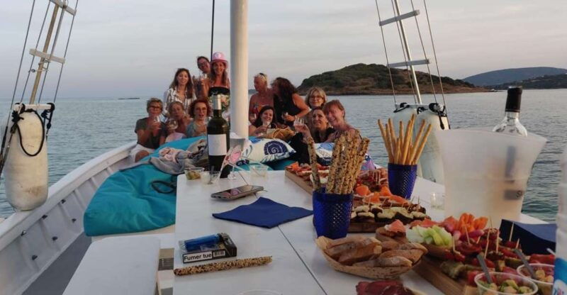 porto-vecchio-dinner-aperitif-at-sunset-at-sea