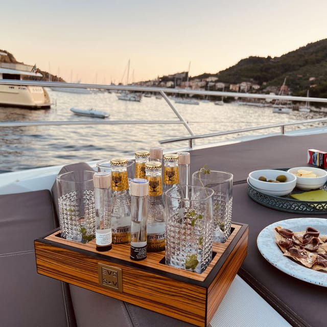 porto-venere-and-cinque-terre-boat-tour-with-aperitif-and-lunch