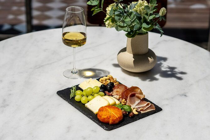 porto-wine-tasting-experience-with-portuguese-tapas-plate