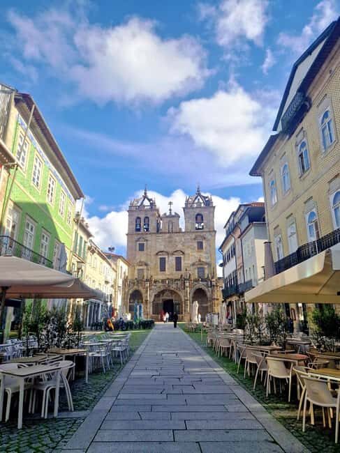 Porto:Braga & Guimarães Small-Group Full Day Tour with lunch - Key Points