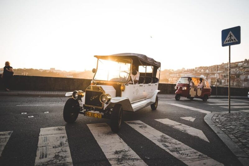 portoprivate-tour-of-the-historic-city-in-a-classic-ford-t