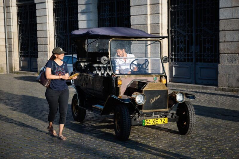portoprivate-tour-of-the-historic-city-in-a-classic-ford-t