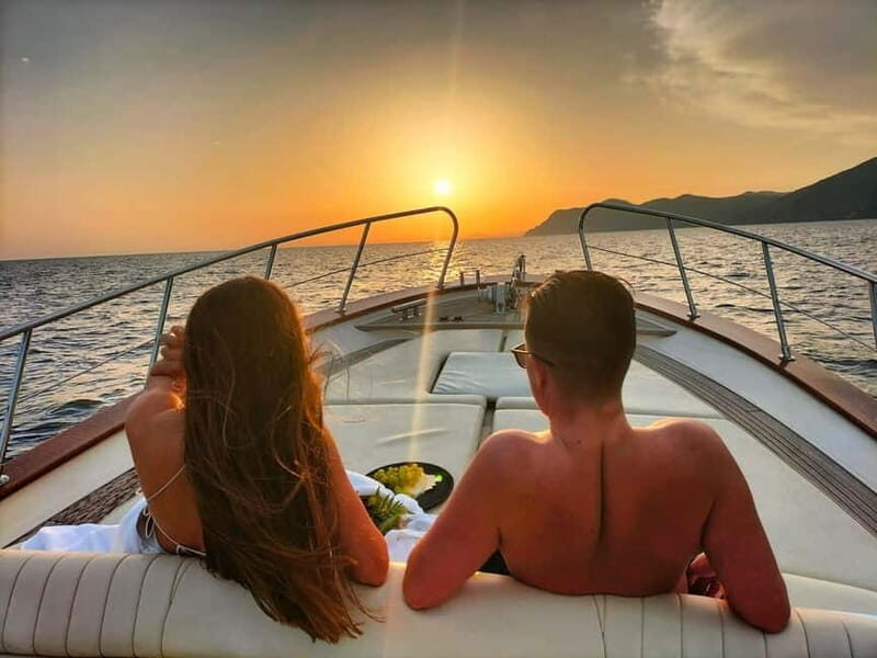 Portovenere and Islands: Highlight Tour with Sunset&Prosecco - The Sum Up