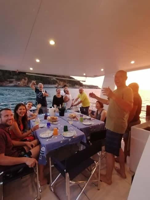 Portovenere:Gulf Poet & Islands sunset boat trip with dinner - FAQs