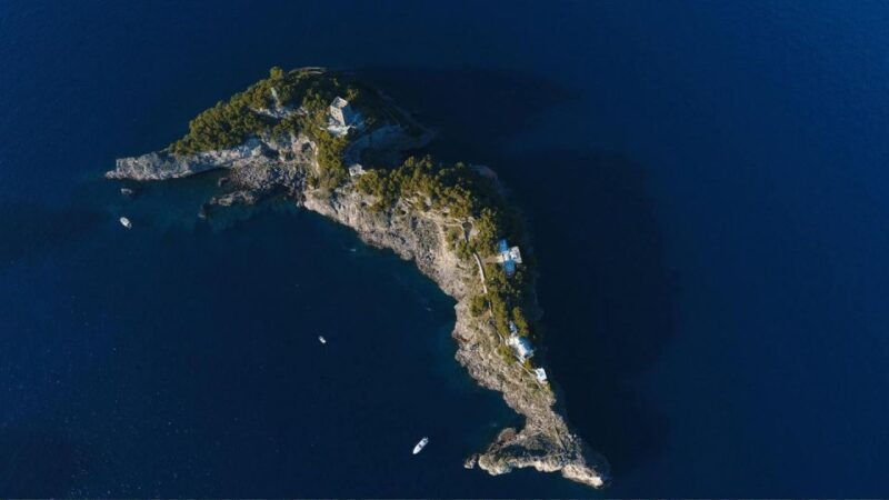 positano-and-amalfi-sharing-swiming-li-gali-island