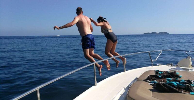 positano-and-amalfi-sharing-swiming-li-gali-island