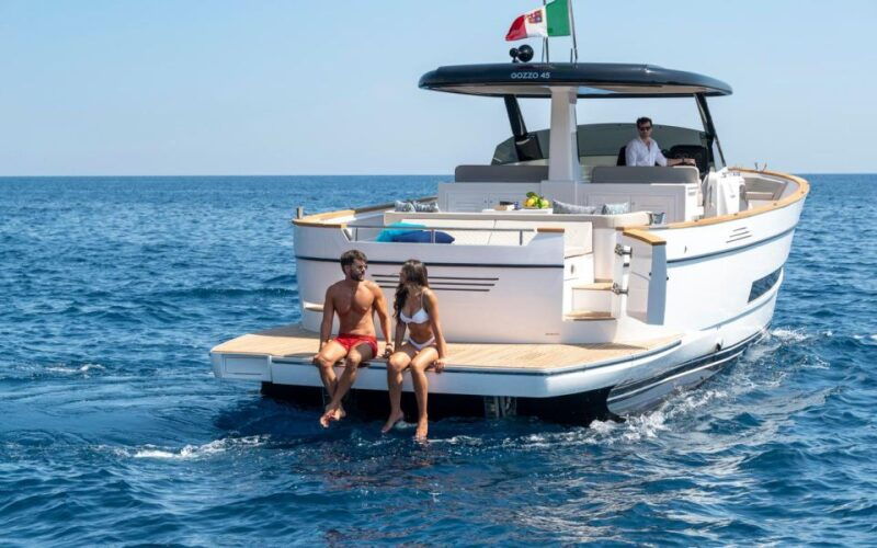 positano-boat-tour-of-capri-with-drinks-and-snacks-2