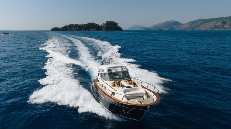 positano-boat-tour-of-capri-with-drinks-and-snacks-2
