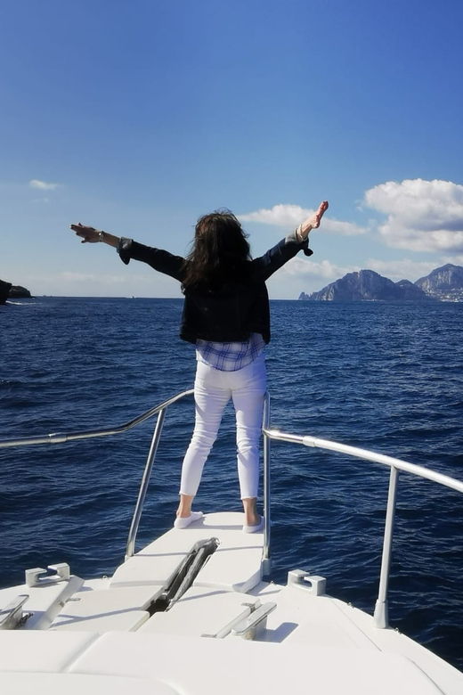 positano-exclusive-private-boat-tour-in-the-mermaids-land