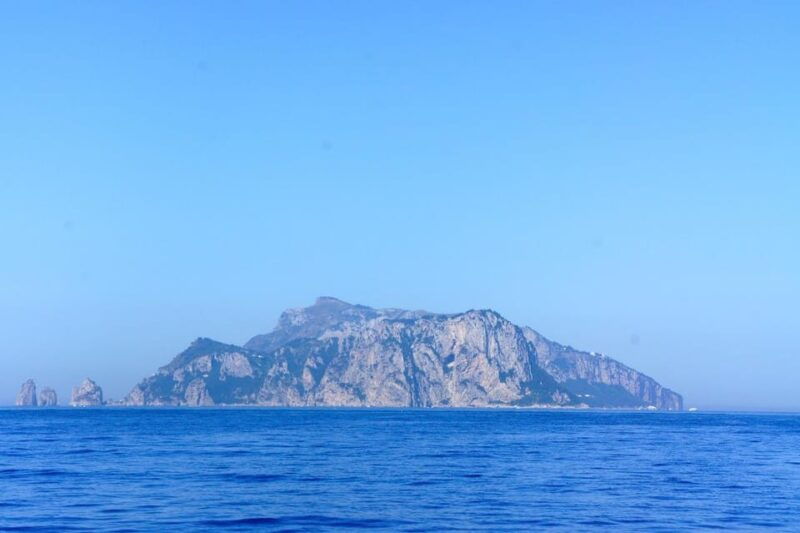 positano-private-boat-cruise-to-capri-island-blue-grotto