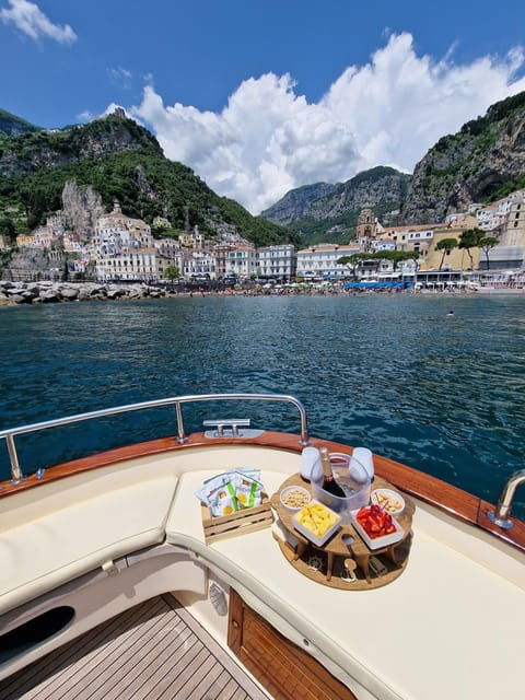 positano-private-boat-tour-along-the-amalfi-coast