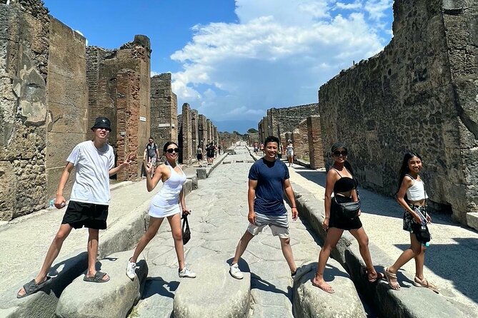 positano-private-transfer-from-to-naples-with-pompeii-guided-tour-3