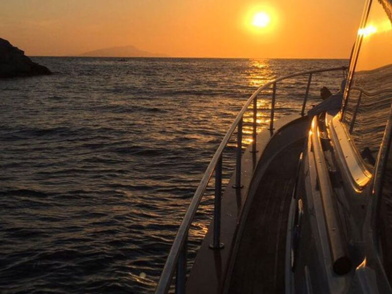 positano-sunset-cruise-day-trip-with-drinks-and-snacks