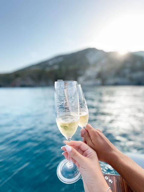 positano-unforgettable-sunset-marriage-proposal-on-a-yacht