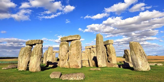 post-cruise-private-transfer-southampton-to-london-via-stonehenge