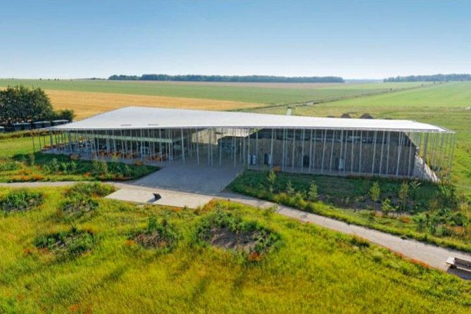 post-cruise-private-transfer-southampton-to-london-via-stonehenge